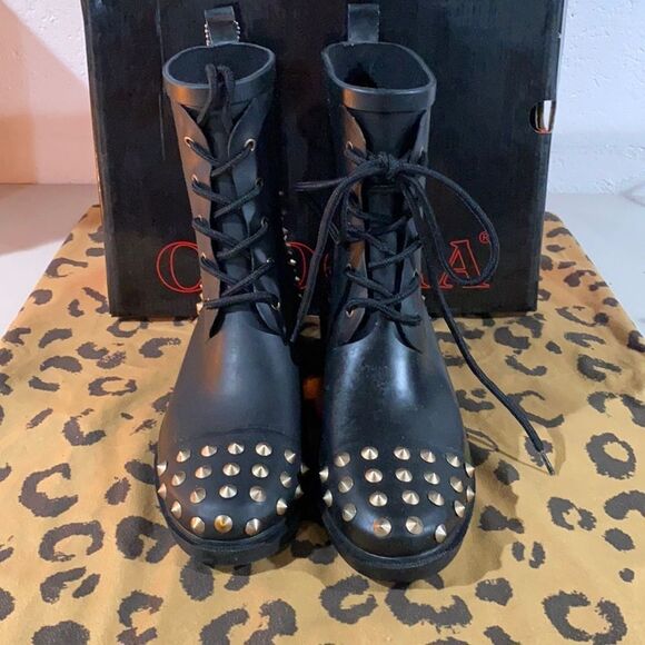 Chooka Black stomper studded size 7 - Picture 1 of 5
